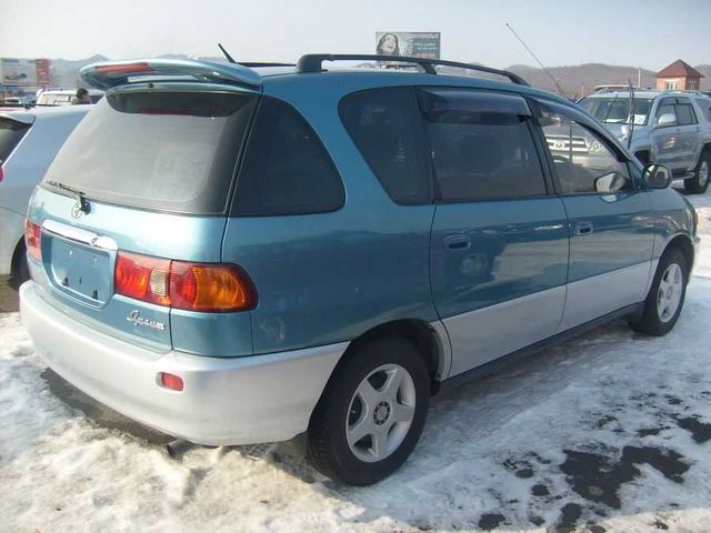 1999 Toyota Ipsum