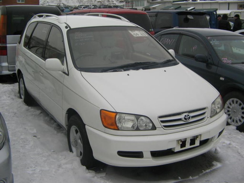 1999 Toyota Ipsum