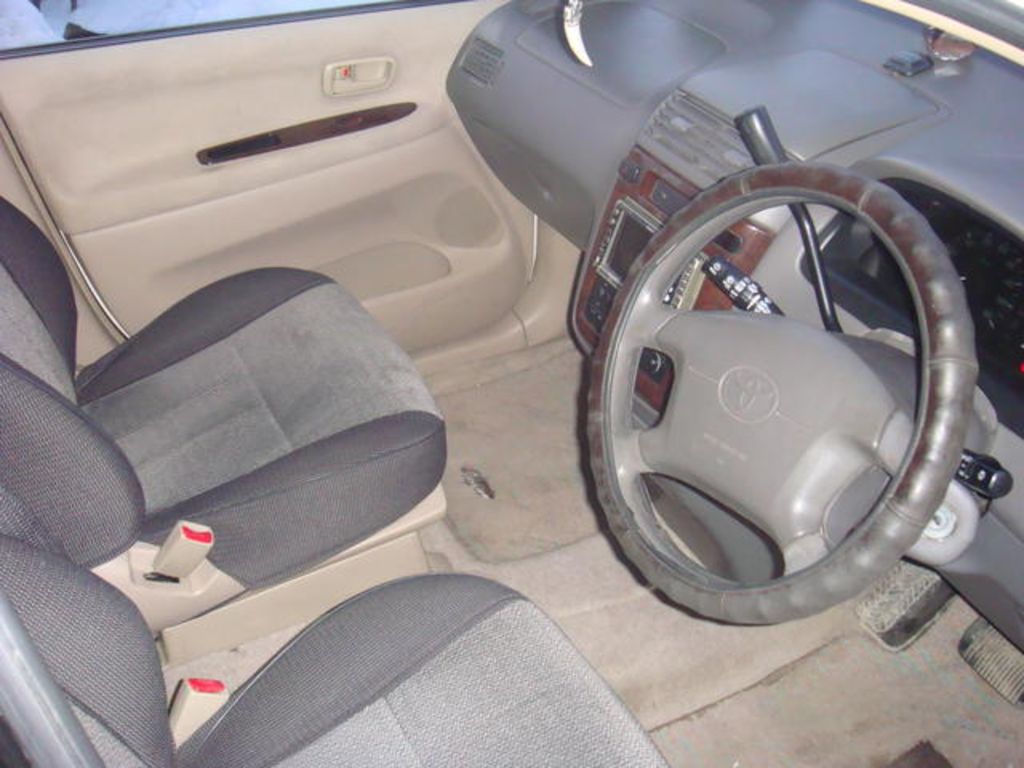 1999 Toyota Ipsum
