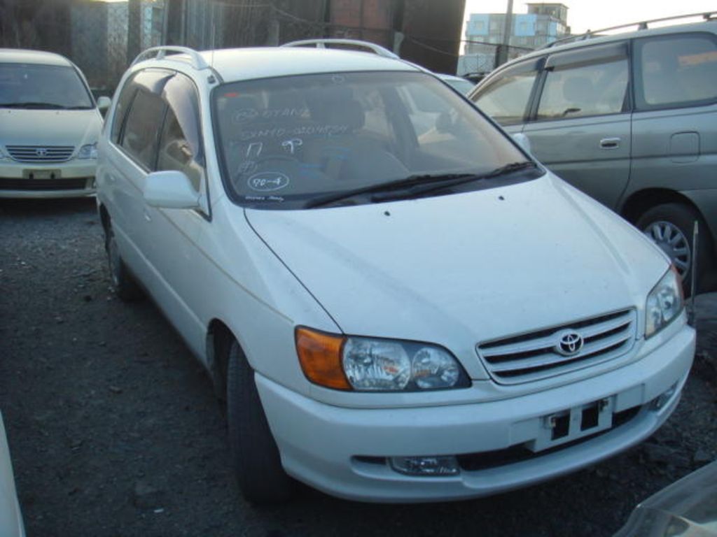 1999 Toyota Ipsum