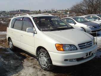 1999 Toyota Ipsum