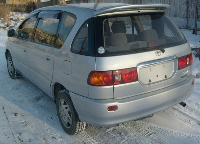 1999 Toyota Ipsum