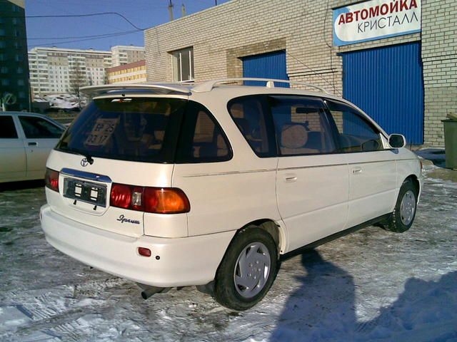 1999 Toyota Ipsum