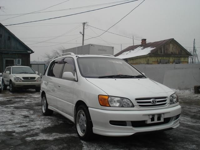 1999 Toyota Ipsum