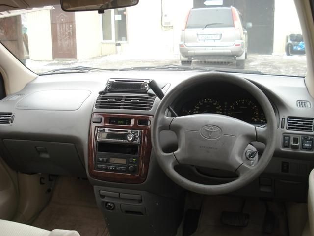1999 Toyota Ipsum