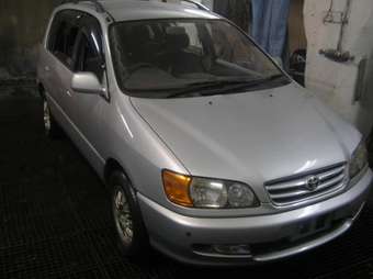 1999 Toyota Ipsum