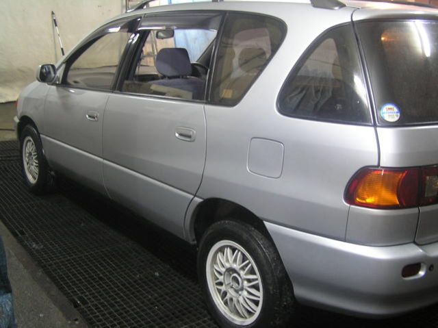 1999 Toyota Ipsum