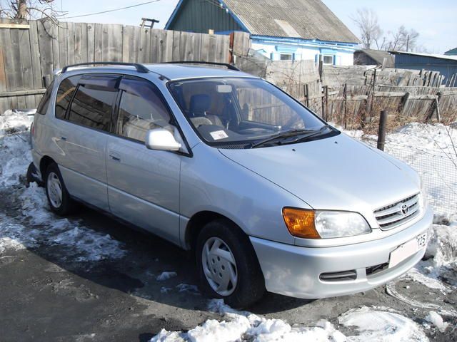 1999 Toyota Ipsum