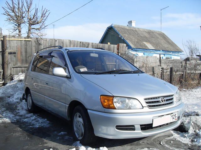 1999 Toyota Ipsum