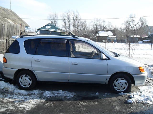 1999 Toyota Ipsum