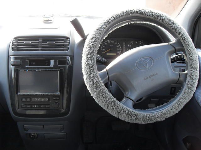 1999 Toyota Ipsum