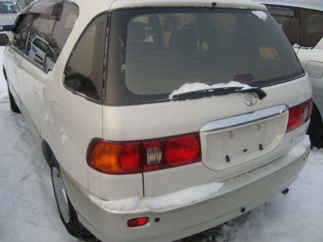 1999 Toyota Ipsum