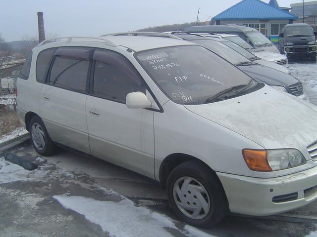 1999 Toyota Ipsum