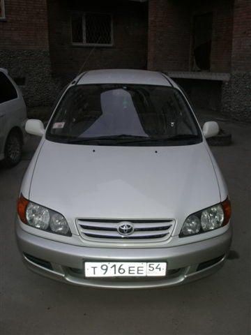1999 Toyota Ipsum