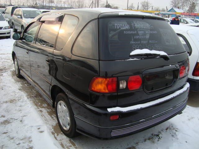 1999 Toyota Ipsum