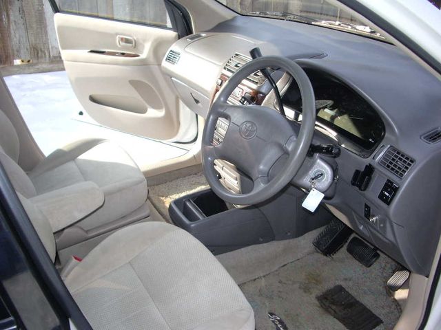 1999 Toyota Ipsum