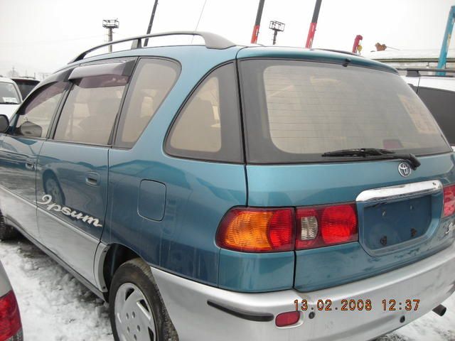 1999 Toyota Ipsum