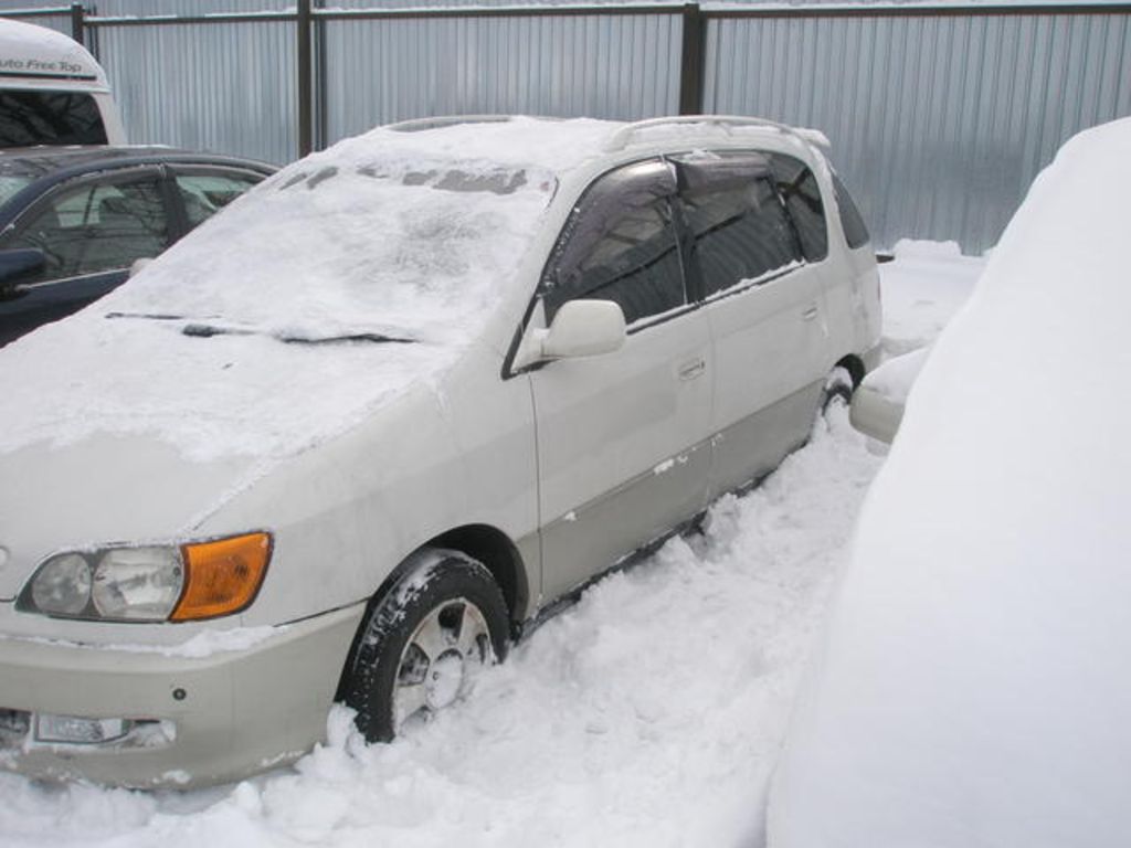 1999 Toyota Ipsum