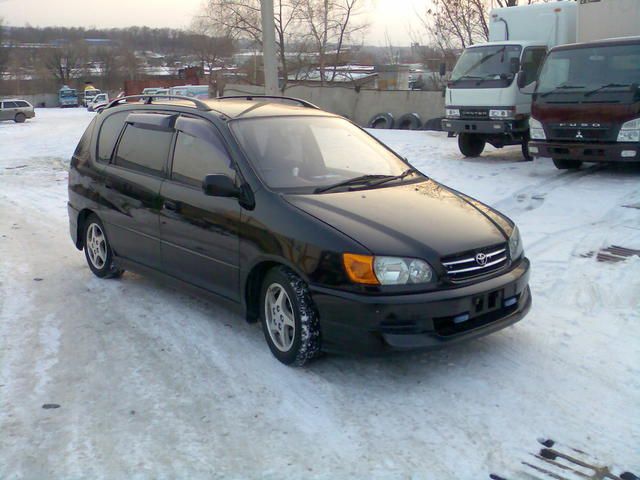 1999 Toyota Ipsum