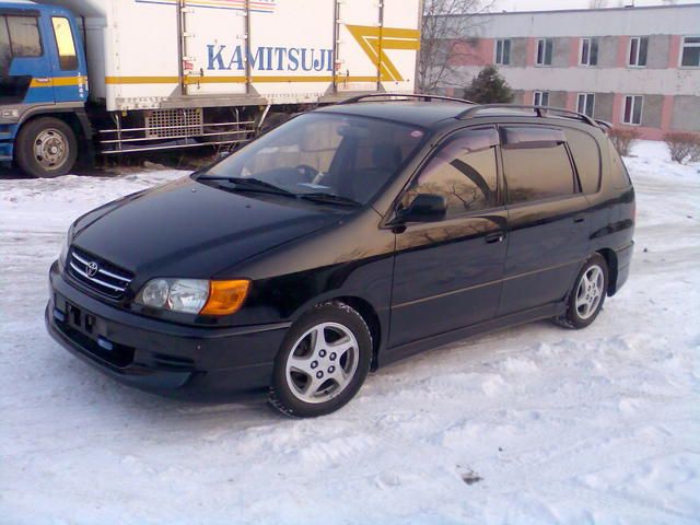 1999 Toyota Ipsum