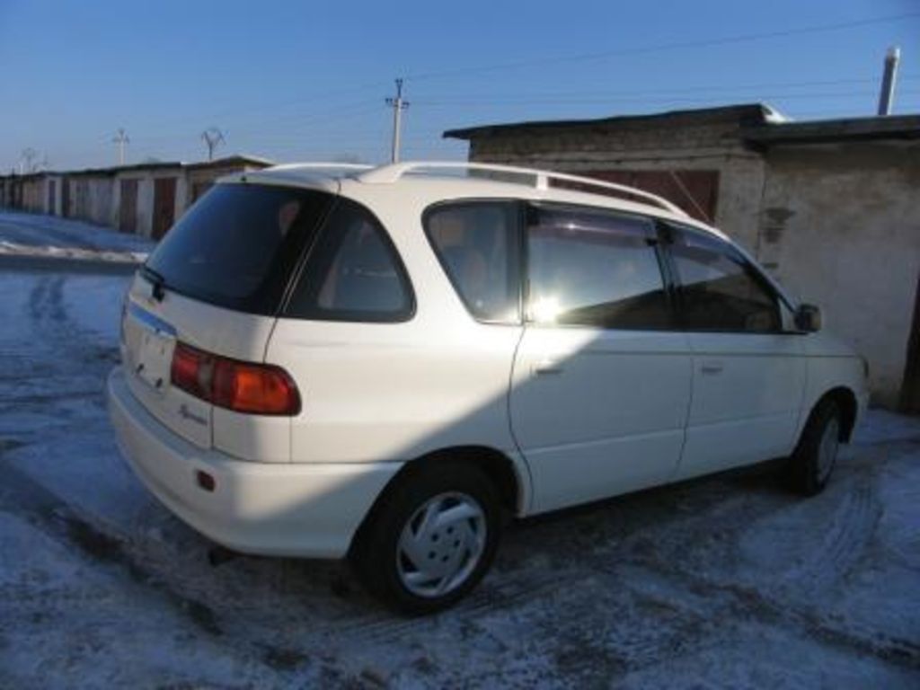 1999 Toyota Ipsum