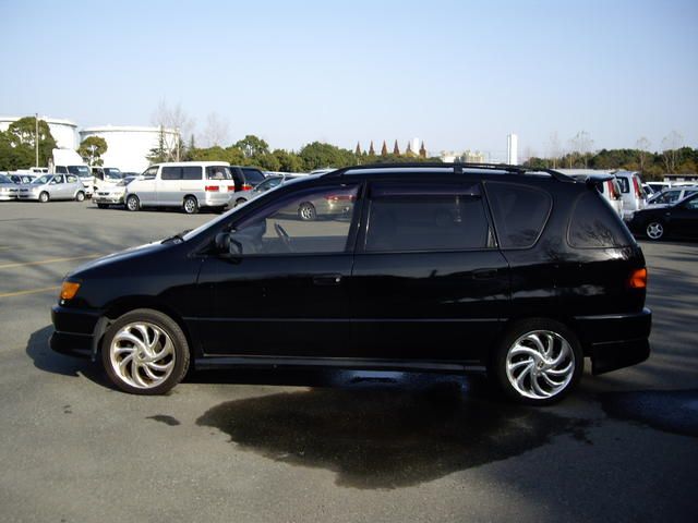 1999 Toyota Ipsum