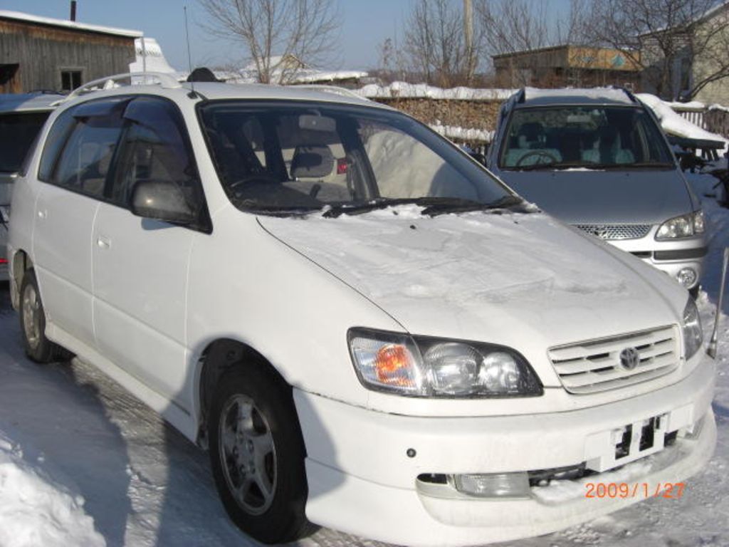 1999 Toyota Ipsum