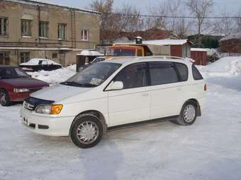 1999 Toyota Ipsum