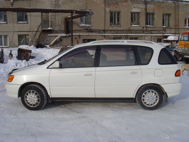 1999 Toyota Ipsum