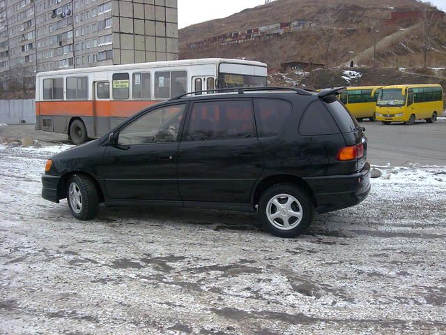 1999 Toyota Ipsum