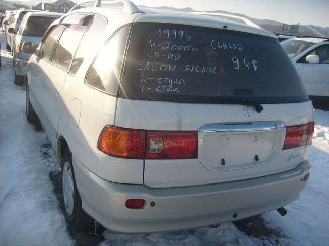 1999 Toyota Ipsum