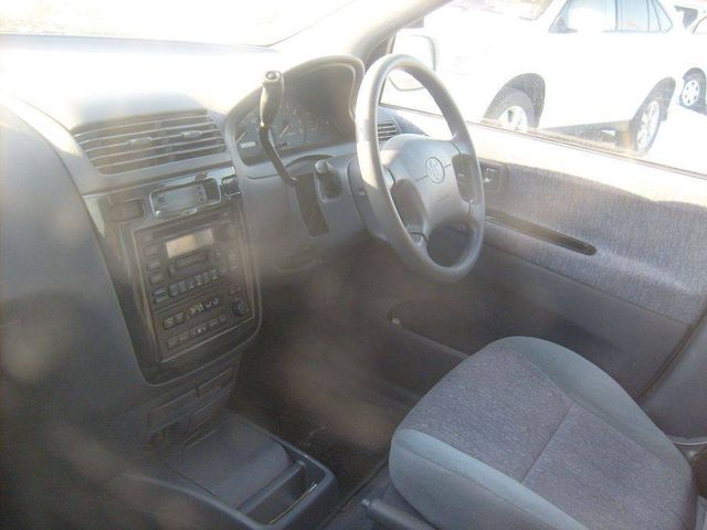 1999 Toyota Ipsum