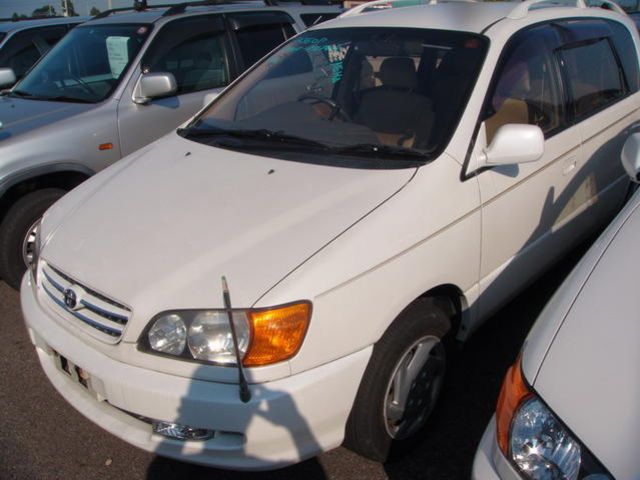 1999 Toyota Ipsum