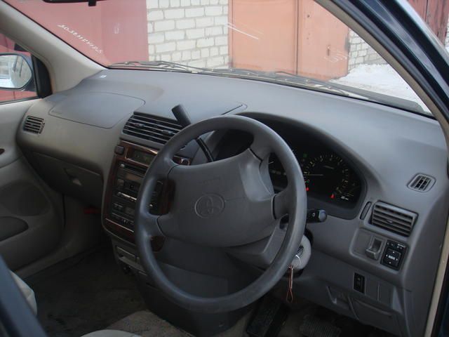 1999 Toyota Ipsum