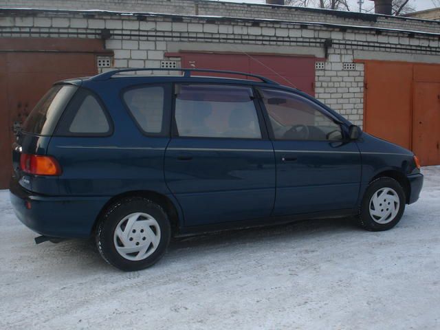 1999 Toyota Ipsum