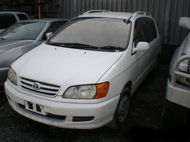 1999 Toyota Ipsum