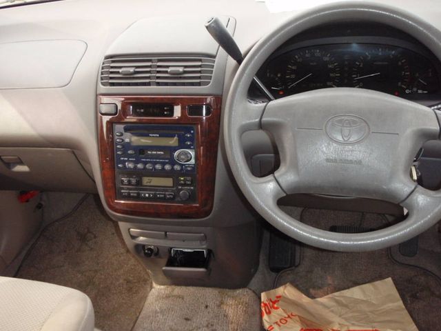 1999 Toyota Ipsum