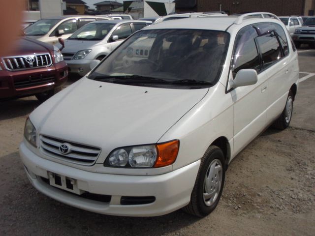 1999 Toyota Ipsum