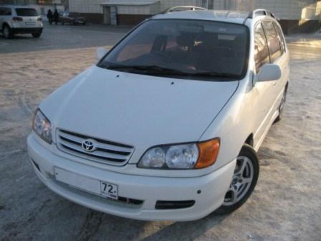 1999 Toyota Ipsum