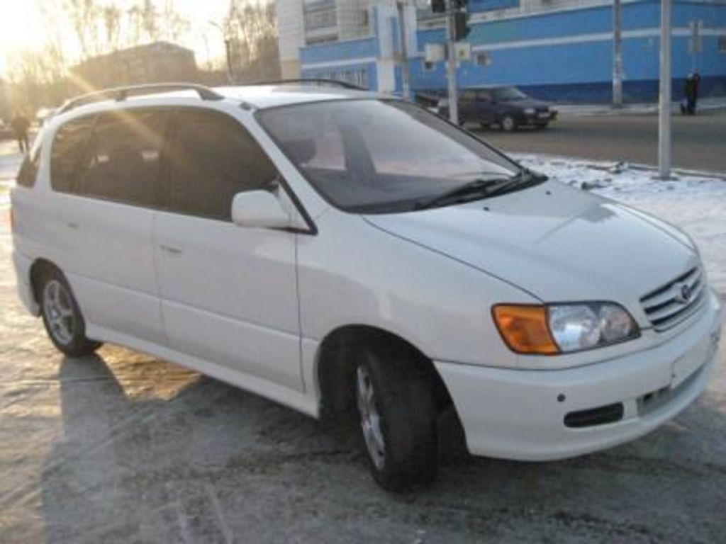 1999 Toyota Ipsum