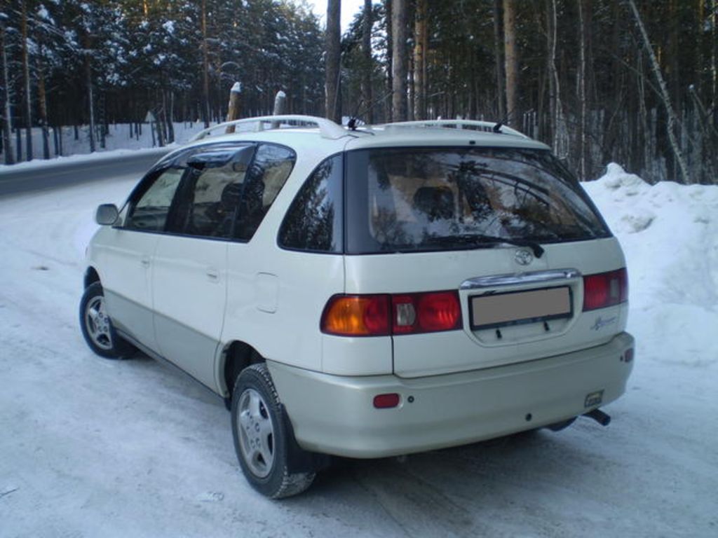 1999 Toyota Ipsum