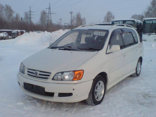 1999 Toyota Ipsum