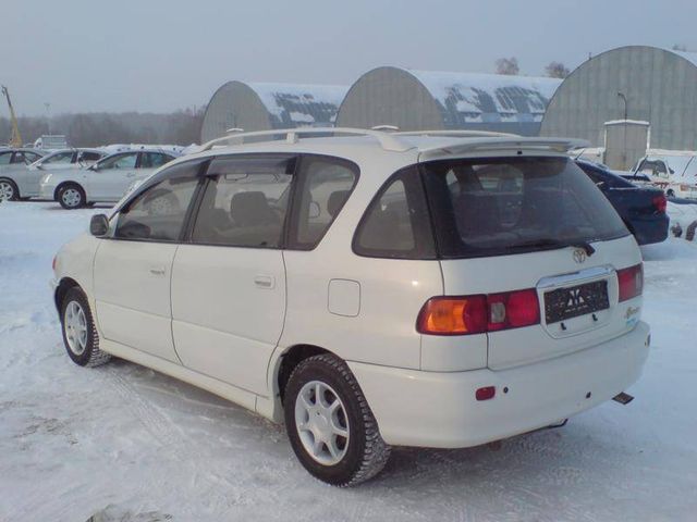 1999 Toyota Ipsum