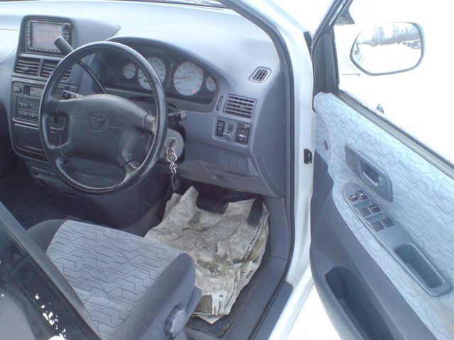 1999 Toyota Ipsum