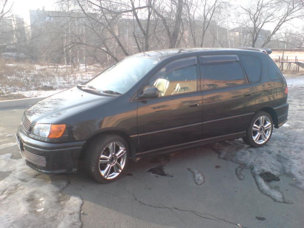 1999 Toyota Ipsum