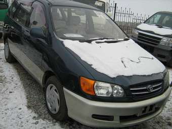 1999 Toyota Ipsum