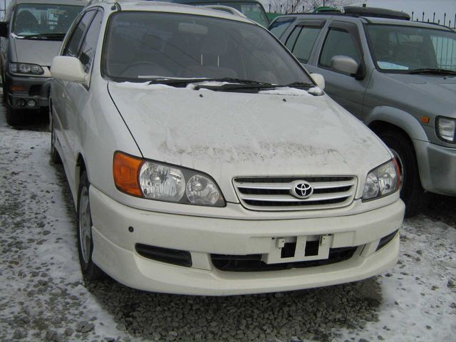 1999 Toyota Ipsum