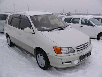 1999 Toyota Ipsum