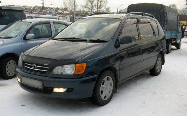 1999 Toyota Ipsum
