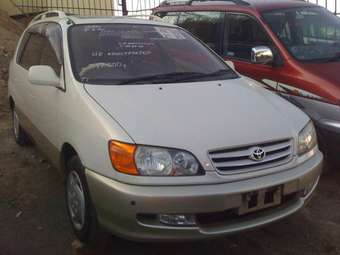 1999 Toyota Ipsum